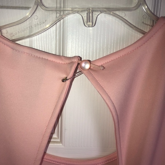 Pink dress - Picture 3 of 3